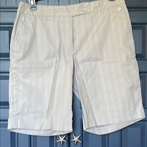 Liz golf Bermuda Shorts with Textured Pattern